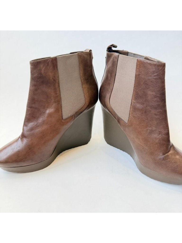 Jimmy Choo Britannia Wedge Ankle Boots Women's Size 38 Brown Leather Chelsea